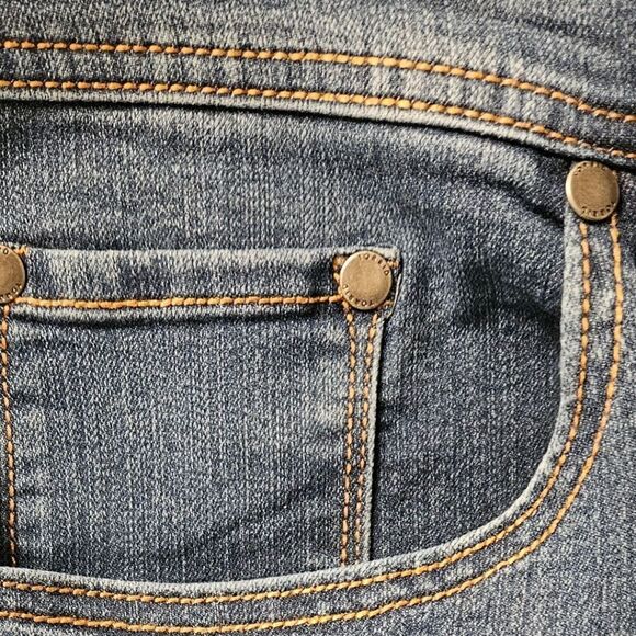 TORRIDβMid- Rise Super Skinny Plus Size Jeans SIZE 24R - Picture 5 of 16